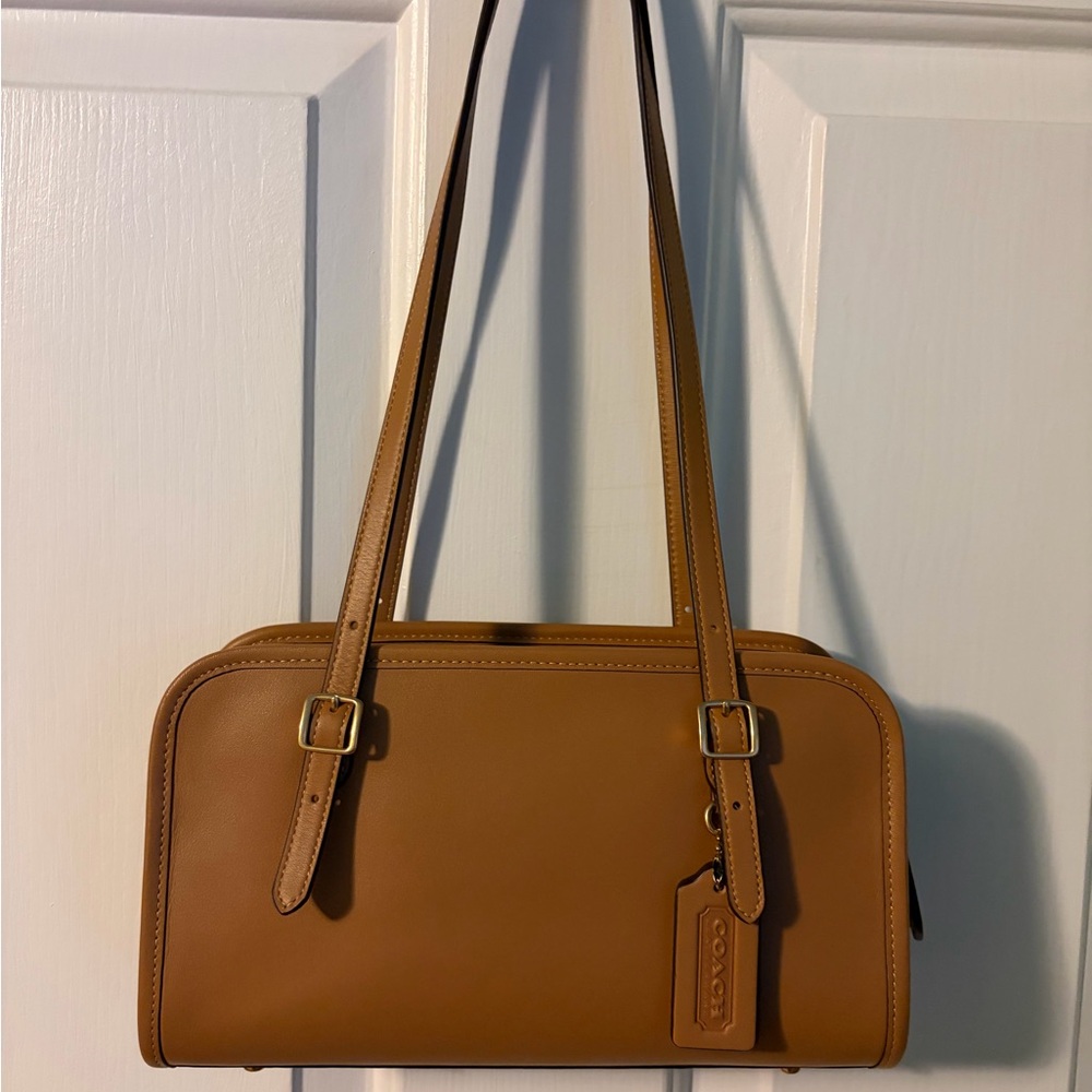 Coach Swing Zip Bag NWOT